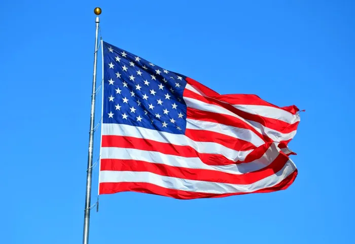 NEWS ALERT Un bărbat înarmat a fost împușcat mortal după ce a pătruns la Mar-a-lago