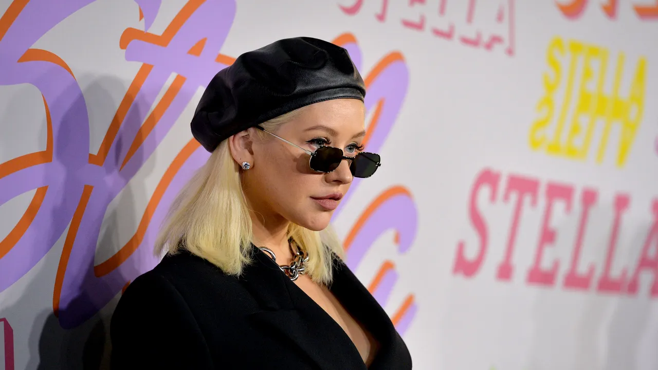 Christina Aguilera a pozat goală pentru fanii ei | FOTO