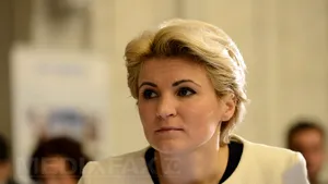 Andreea Paul: Liberalii, dacă mai au luciditate, să semneze moţiunea PDL privind economia naţională
