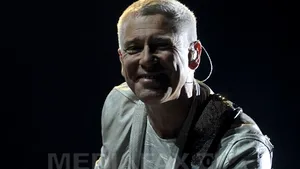 Adam Clayton, basistul trupei U2, s-a căsătorit