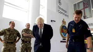 Boris Johnson condamnă atacurile de la Kabul şi anunţă continuarea operaţiunilor de evacuare 