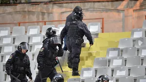 Stare de alertă în Bucureşti, jandarmii sunt chemaţi pe străzi! Cum încearcă autorităţile să evite incidentele la derby-ul Steaua - Rapid