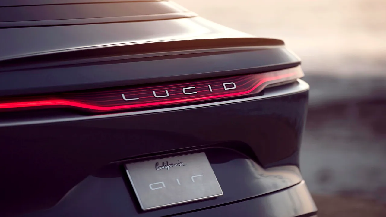 Lucid Motors a construit o fabrică pentru autovehicule electrice într-un singur an. Cât a costat spaţiul ultra-modern