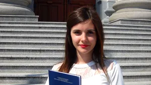 Românii din Valea Timocului | Una Vasiljevic, profesoara care-i învaţă limba română pe copii: „Ne luptăm cam singuri”