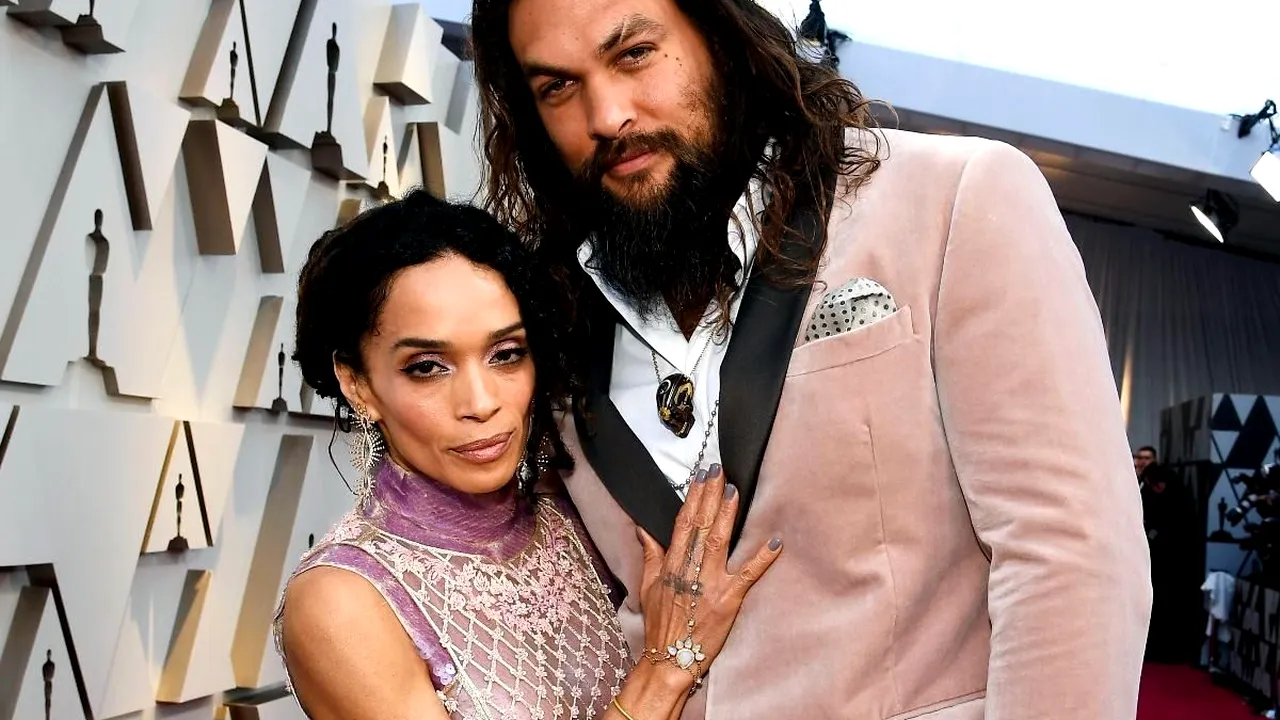 Un cuplu celebru de la Hollywood s-a despărţit din pricina vaccinului. Ea susţine că serul introdus în corp conţine organisme care produc boli grave