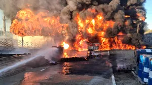 Incendiu la o hală din Sutești, unde erau depozitate vopsea și diluant. Au fost emise două mesaje RO-ALERT
