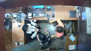 VIDEO Ambasadorul Belgiei în Coreea de Sud „încasează o palmă” de la Guvern după ce soţia sa a lovit o vânzătoare