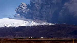Erupţia şi coloana de cenuşă emisă de vulcanul din Islanda s-au redus semnificativ - VIDEO