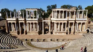 Liderul mondial al turismului, la un pas să fie depășit de Spania