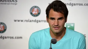Federer i-a criticat pe organizatorii French Open după ce un fan a intrat pe teren