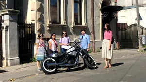 Vânătoarea de comori în Bucureşti. Tineri care au scotocit oraşul chiar înainte de scenariul roşu 