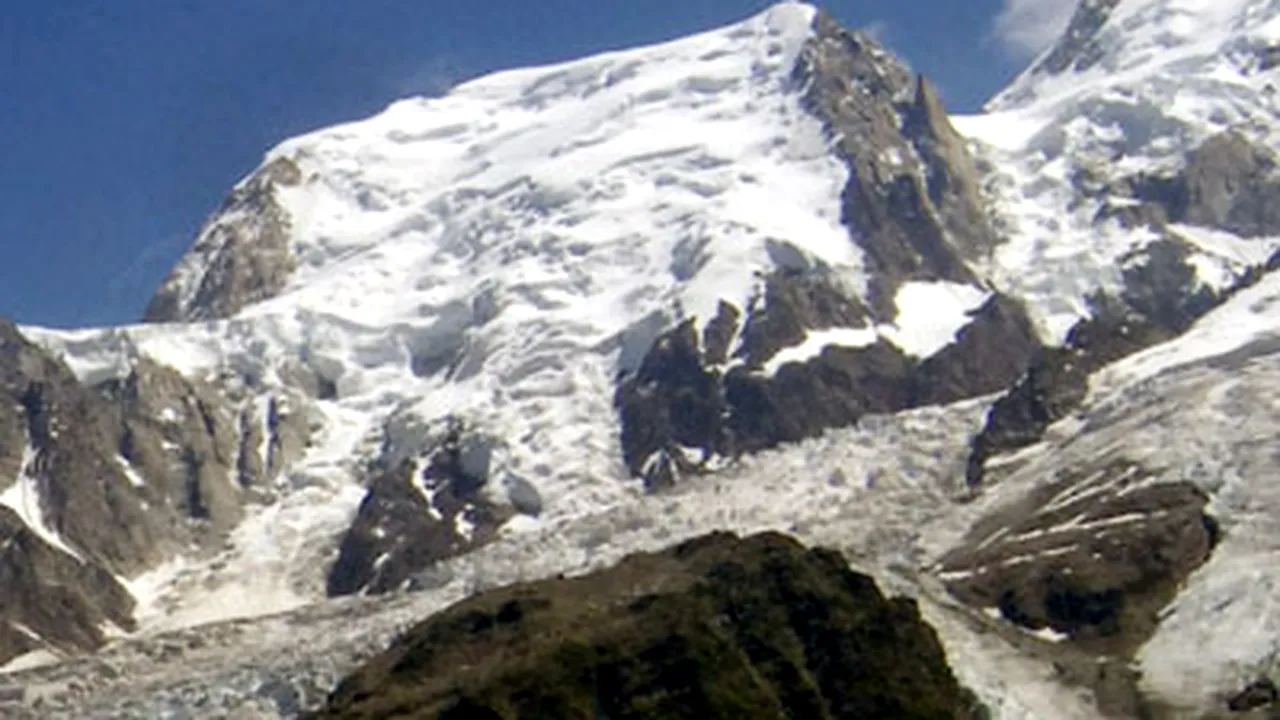 Opt răniţi şi alţi zece dispăruţi, în urma unei avalanşe în Alpii francezi