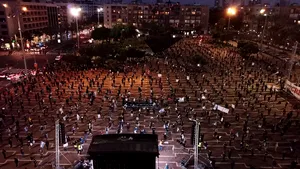 Protest cu distanţare socială la Tel Aviv. Mii de oameni au contestat modul în care Netanyahu conduce Israelul în perioada pandemiei FOTO