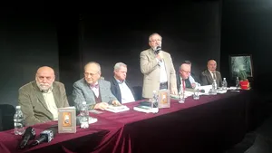 Răsvan Popescu şi-a lansat volumul „De partea bună a ierbii