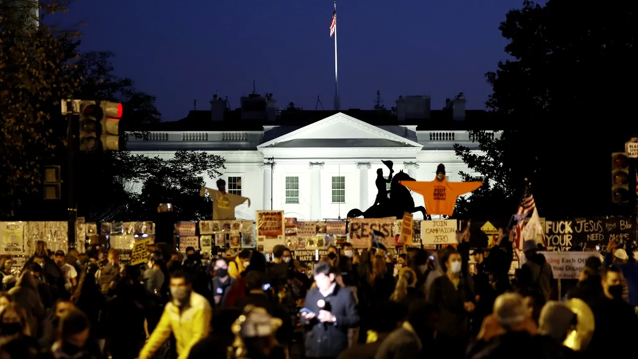 LIVE TEXT Alegerile SUA 2020. Dans pe străzi vs. proteste în mai multe oraşe americane. Reacţiile oamenilor surprind tensiunea momentului