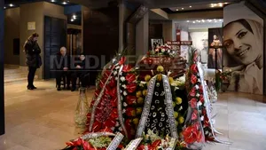 Ultim omagiu pentru Irina Petrescu: Zeci de admiratori au depus coroane de flori la Teatrul Bulandra