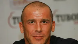 Zmărăndescu: Unul dintre cei care aprinseseră torţe m-a lovit