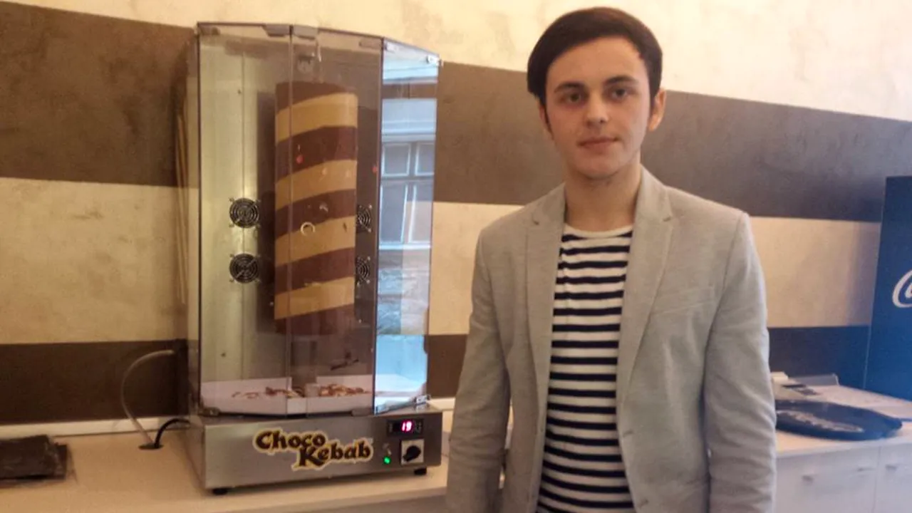 GALERIIE FOTO Prima shaormerie dulce, în care se vinde kebab cu ciocolată, deschisă la Timişoara de un tânăr de 19 ani