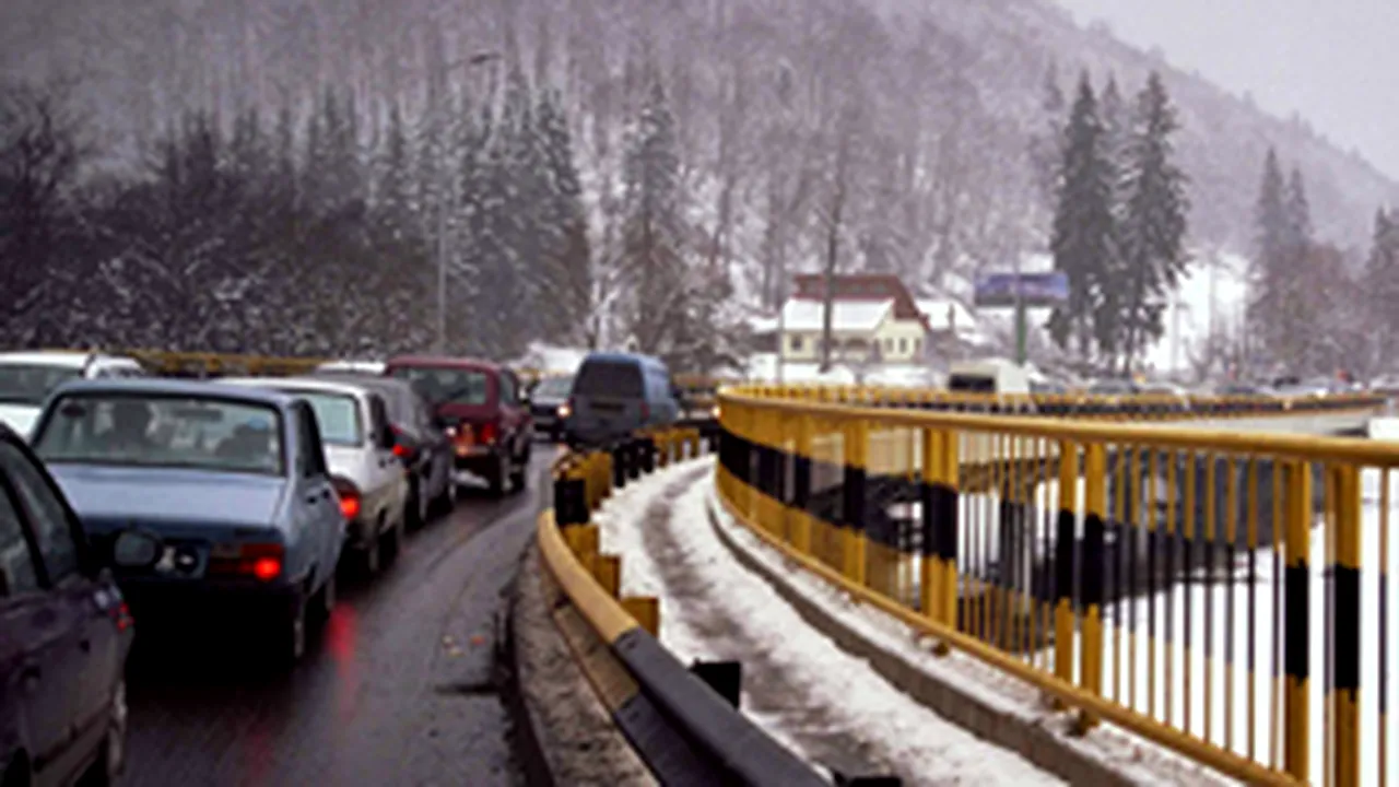 Trafic rutier dificil pe DN1, între Predeal şi Timişu de Jos, din cauza ninsorii