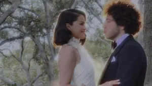 Cântăreața Selena Gomez și producătorul muzical Benny Blanco s-au căsătorit în Santa Barbara