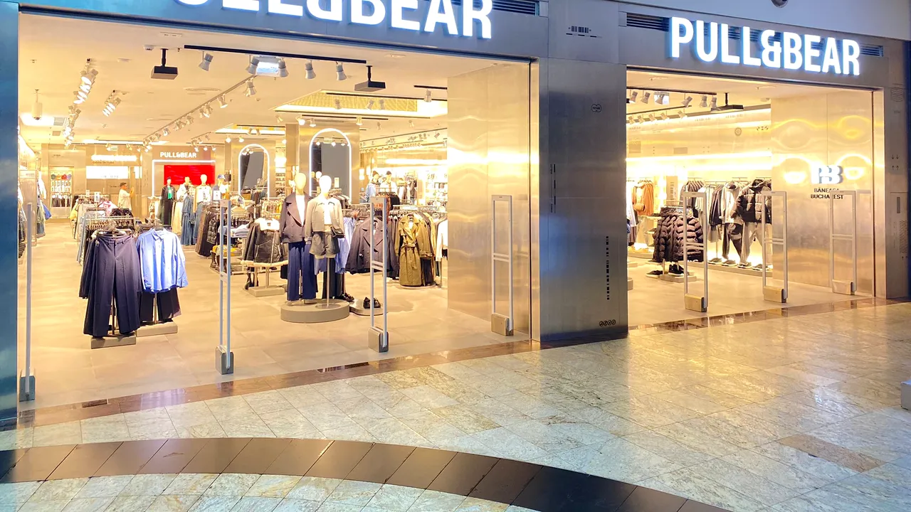 Pull&Bear a redeschis magazinul său emblematic din Băneasa Shopping City 