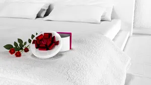 Un bărbat a vrut să-şi surprindă soţia cu ocazia aniversării căsniciei. Nu se aştepta însă la acest final