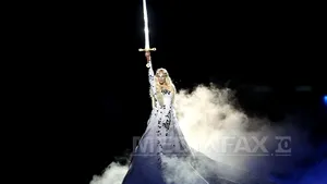 Guy Ritchie va relansa legenda regelui Arthur, într-o franciză de şase filme