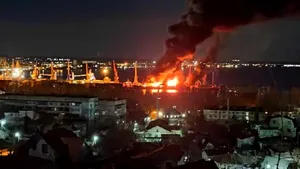 Ucraina revendică distrugerea unei importante nave militare ruseşti în Crimeea