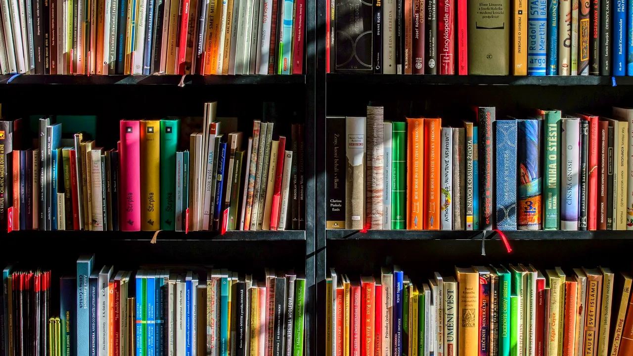 Lecturi de carantină: Humanitas îţi dă biblioteca virtuală, gratuit