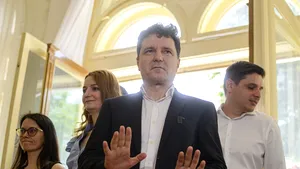 Nicuşor Dan: Piedone şi gaşca au votat fără să clipească pentru construcţia a cinci imobile de 35 de etaje