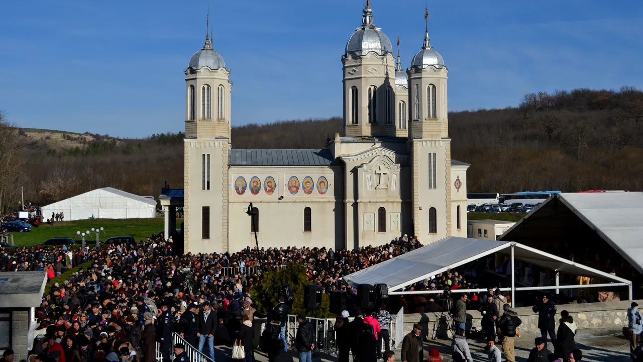 În ce condiţii se va desfăşura sărbatoarea Sfântului Andrei. Arhiepiscopul Teodosie a anunţat toţi preoţii că va avea loc o singură Liturghie