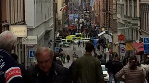 ATAC TERORIST în SUEDIA. Un camion a intrat în mulţime în centrul oraşului Stockholm/ Patru persoane au murit, 12 sunt rănite  GALERIE FOTO, VIDEO