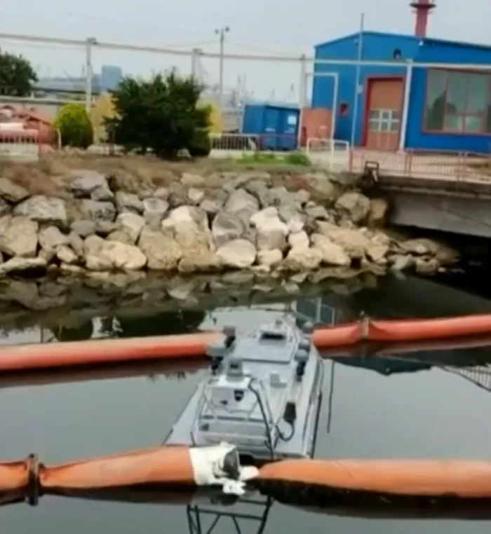 Drona marină militara în portul Constanța înainte să se autodetoneze. Sursa foto: captură video