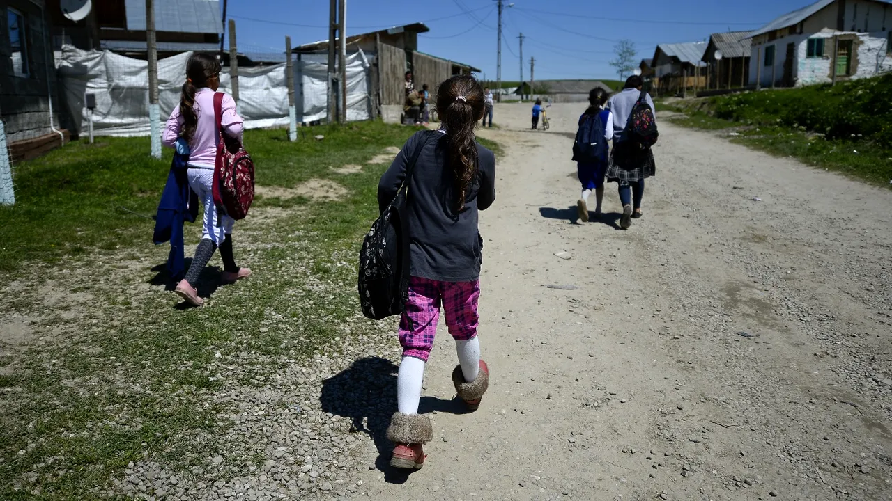 USR: România, ultima care trimite planul de luptă contra excluziunii sociale a copiilor la Bruxelles