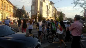 Protest în Timişoara: Zeci de oameni au vrut să blocheze traficul în centrul oraşului | FOTO, VIDEO