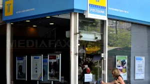 Grecii stau la cozi pentru a retrage bani din bancomate, după anunţul referendumului