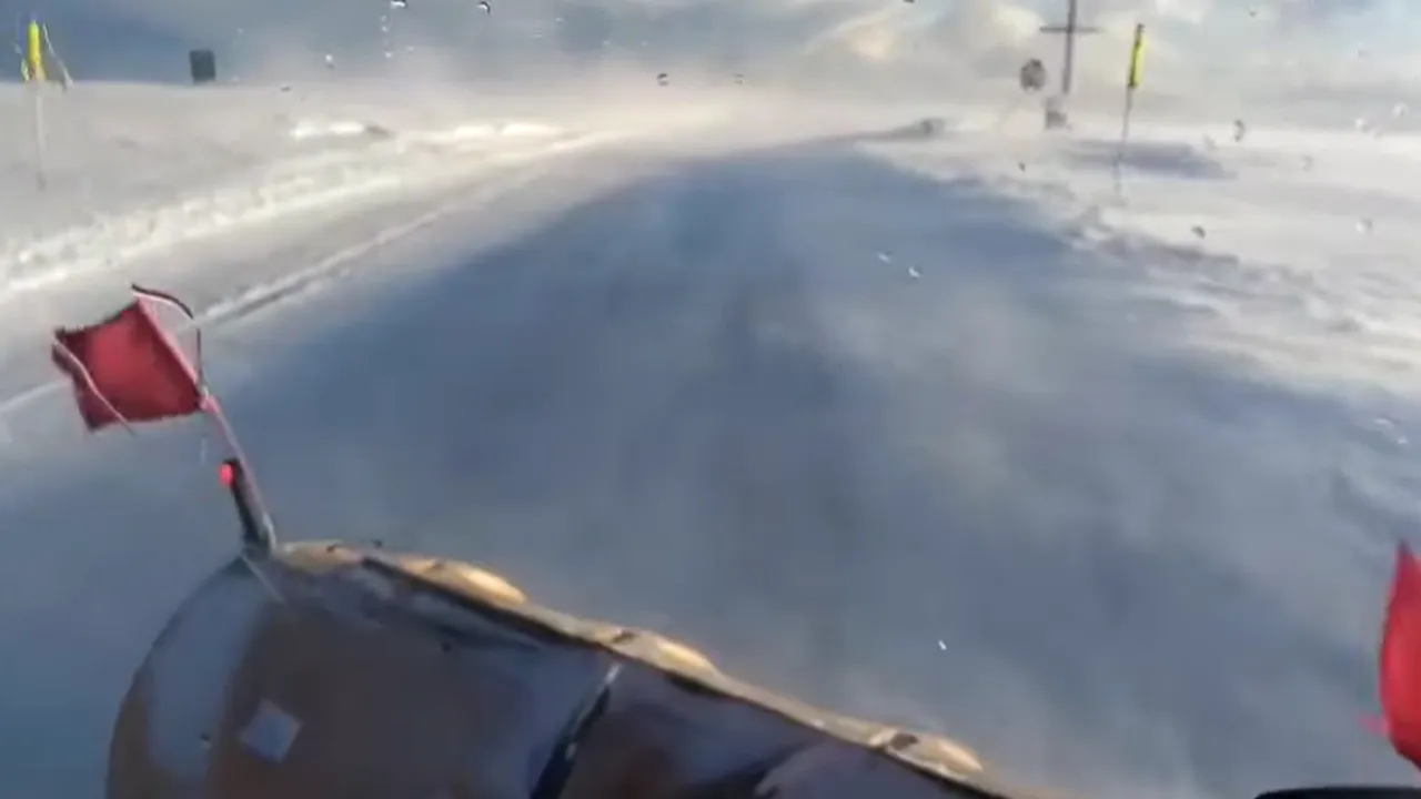 UPDATE: Viscol puternic între Rânca și Novaci: drumul s-a închis pentru toate categoriile de vehicule