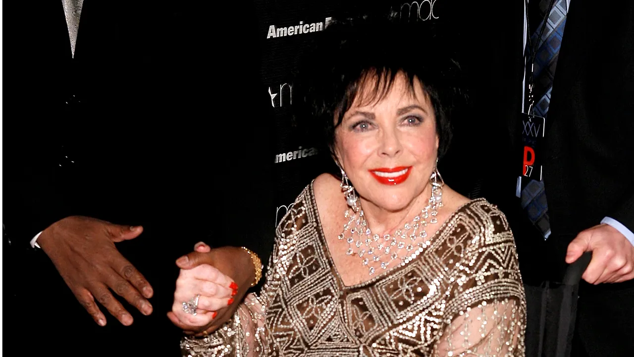 Elizabeth Taylor se îndreaptă spre a noua căsătorie