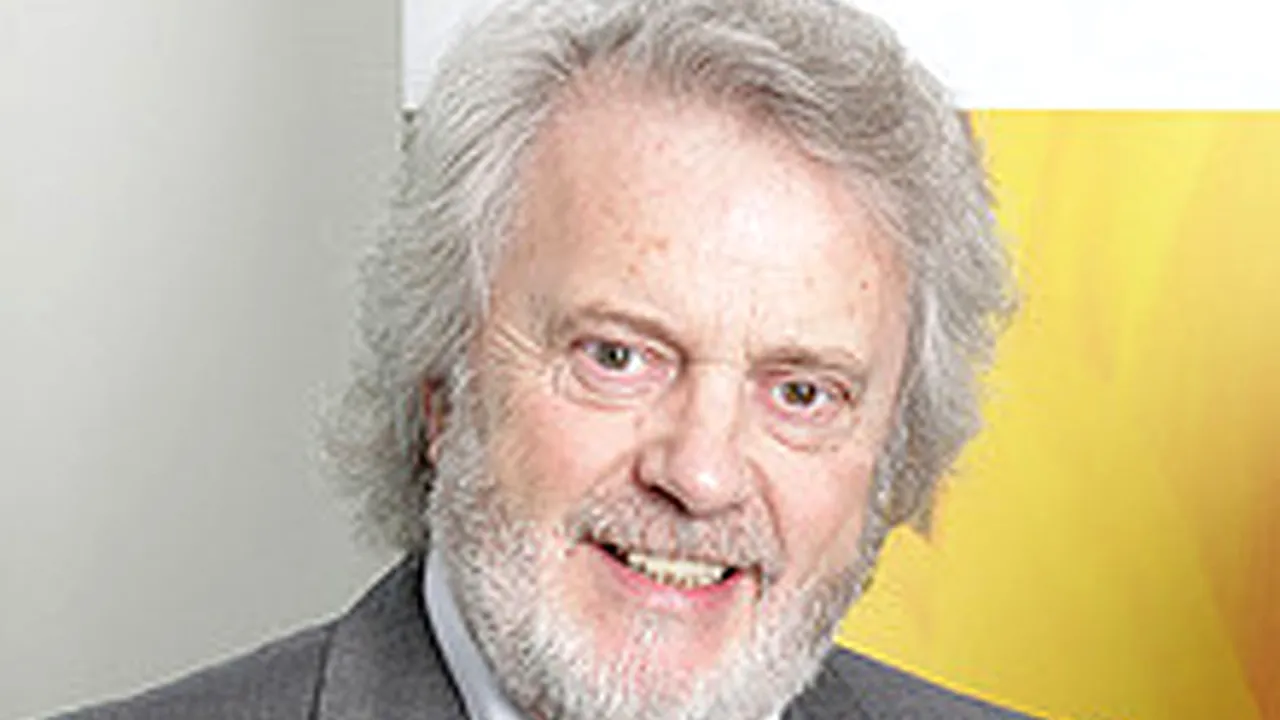 Deputatul britanic care ar fi avut o relaţie cu o tânără româncă, numit pedofil de un rival politic