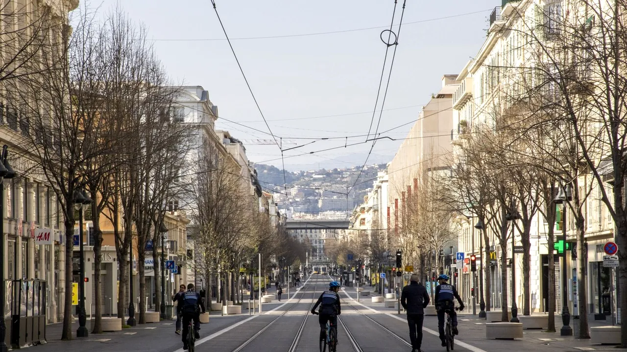 De pe stradă, direct la închisoare? O altă ţară europeană propune măsuri dure pentru cei care sfidează noile reguli