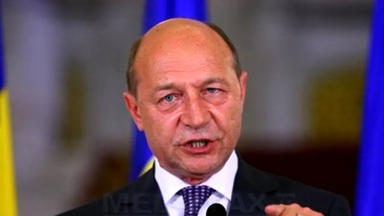 Băsescu: Bugetul trebuie scărmănat puţin la cheltuielile materiale