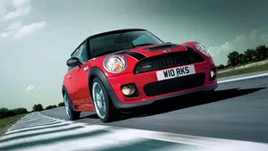 Două modele Mini John Cooper Works, lansate de BMW în România