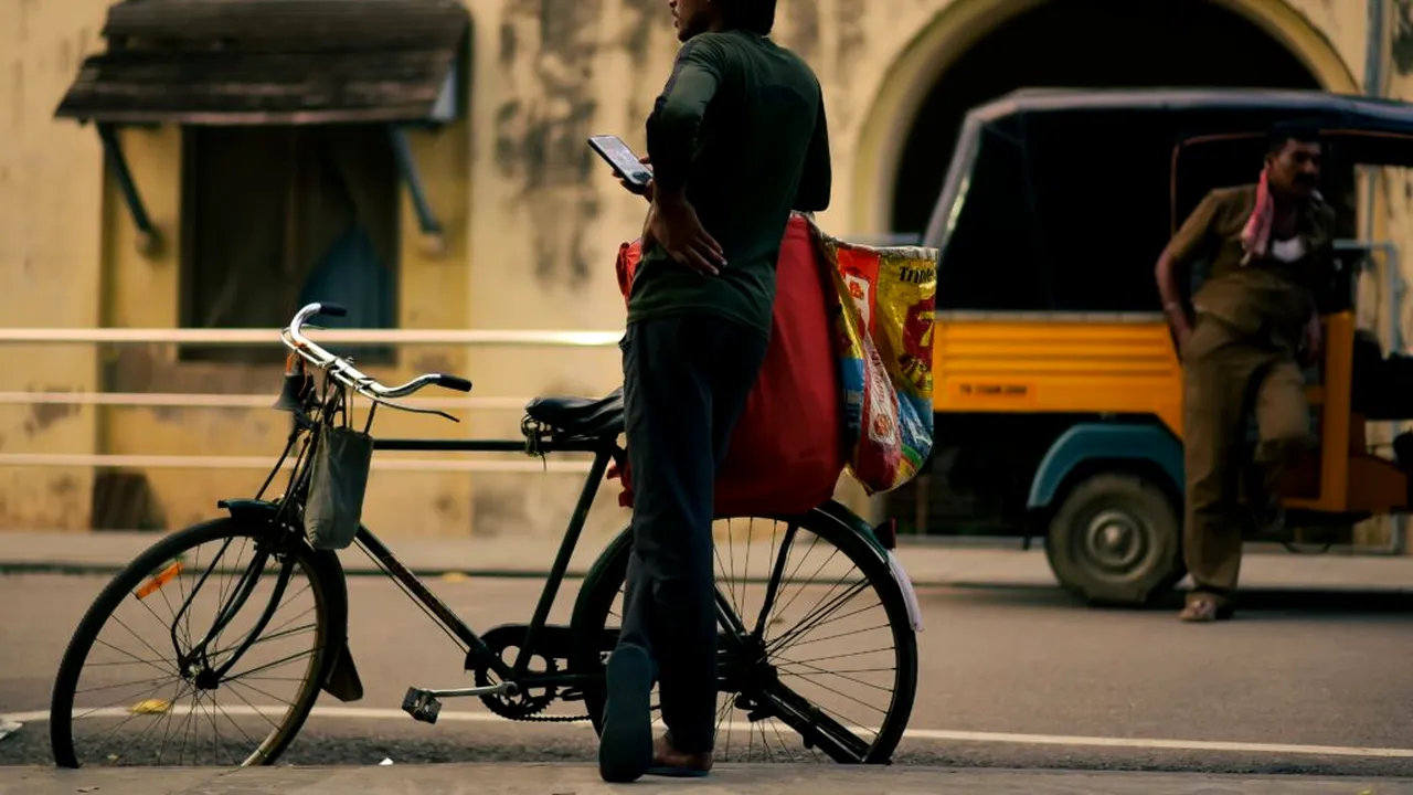 Decizia unui italian care a traversat lumea pe bicicletă. De ce s-a întors în Italia
