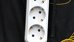 Electrica: Penele de curent de la SJU Galaţi, provocate de defecţiunile din instalaţiile spitalului