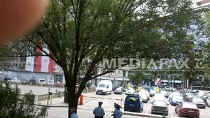 Circulaţia rutieră pe străzile de lângă Guvern a fost oprită cât timp Biden este în clădire