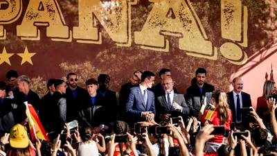 INEDIT Spania și-a întâmpinat campionii mondiali cu o paradă impresionantă în centrul Madridului