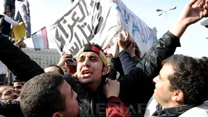 Manifestanţii continuă să ocupe piaţa Tahrir din Cairo, în cea de-a 15-a zi de proteste