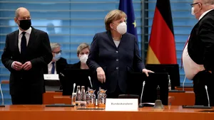 Şedinţă cu scântei în guvernul din Germania: Angela Merkel şi Ursula von der Leyen au fost ţinta atacurilor