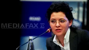 Director din ARR Bucureşti şi doi oameni de afaceri din Cluj, reţinuţi de DNA