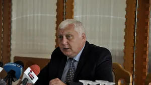 COMENTARIU Sorin Avram: La educaţia în sănătate mintală în şcoli v-aţi gândit? Hai că include şi educaţia sexuală 